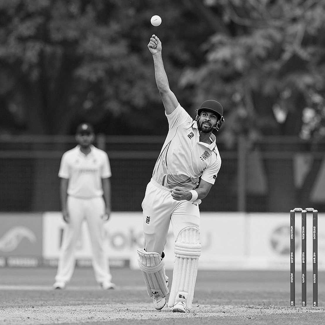 দুই খেলার এক শরীর: এলিস পেরি আর ক্রসওভারের অসম্পূর্ণ হিসাব দুই খেলার এক শরীর: এলিস পেরি আর ক্রসওভারের অসম্পূর্ণ হিসাব